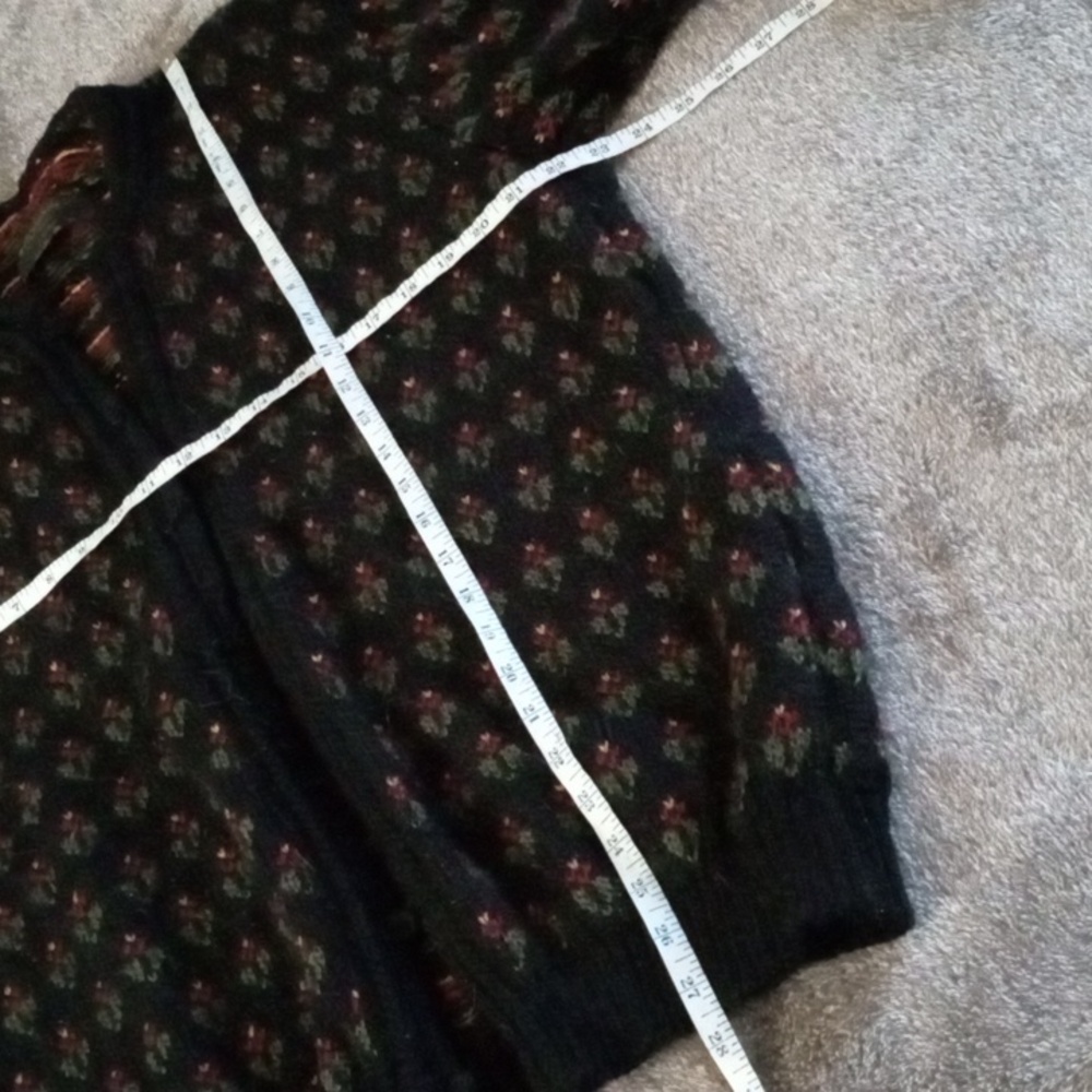 Vitabella Norway mohair Christmas cactus sweater **missing buttons** - Picture 6 of 8